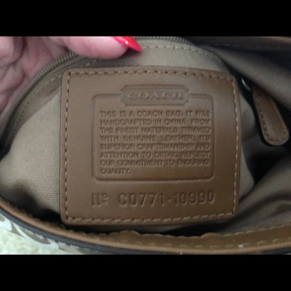 Coach Chelsea Optic Signature Turnlock Bag - Picture 7 of 7